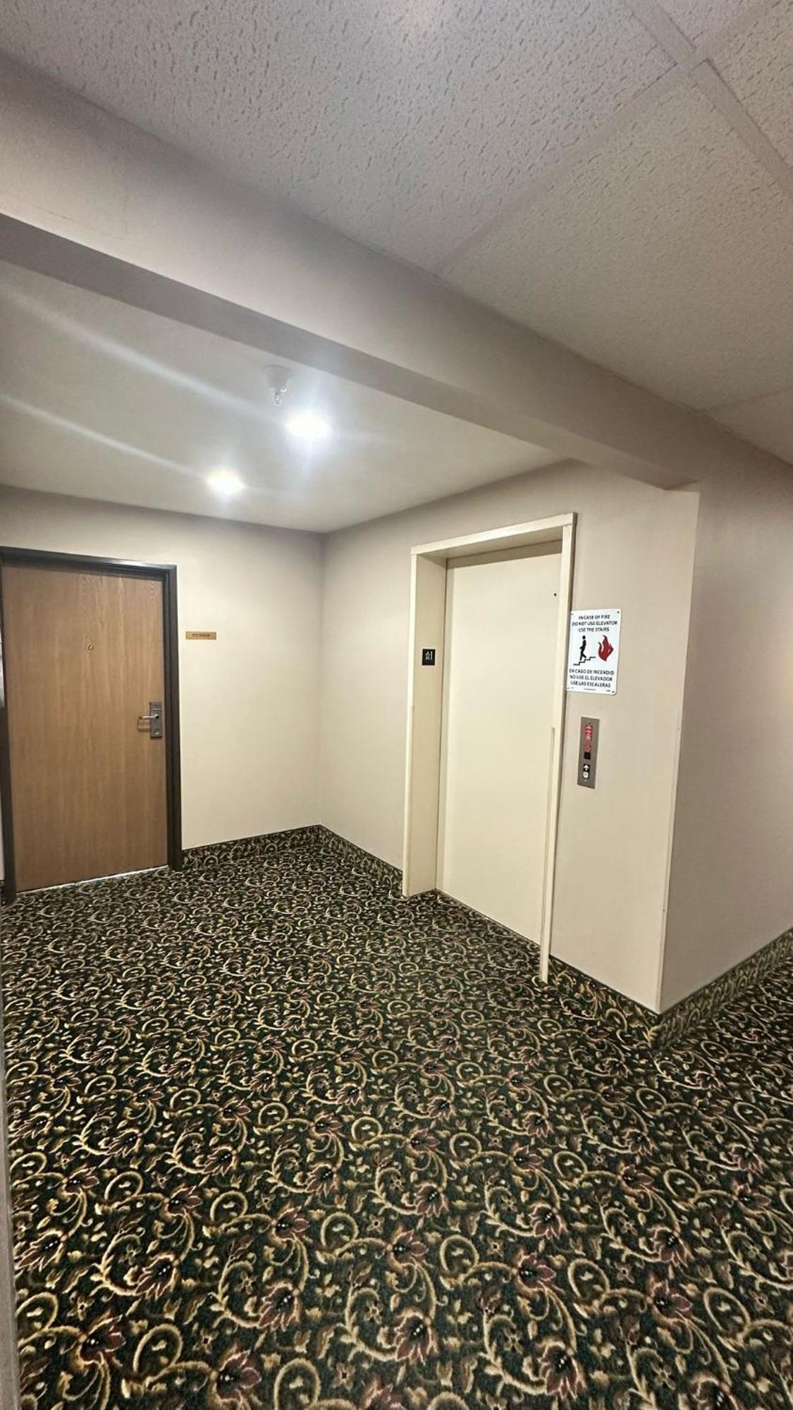 Burgundy Inn & Suites By Oyo El Paso Exterior photo