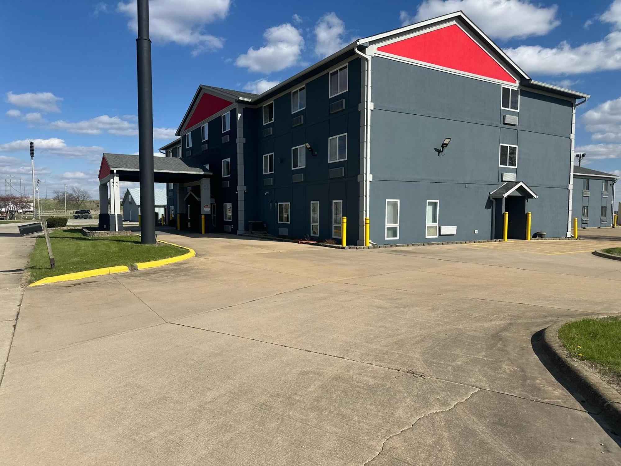 Burgundy Inn & Suites By Oyo El Paso Exterior photo
